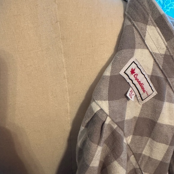 Grey/White checkered button-up shirt - Picture 3 of 4
